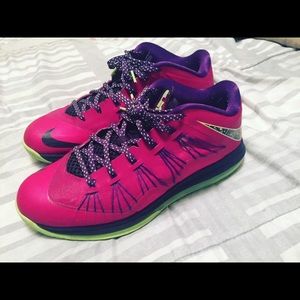 Nike LeBron X/ Nike Force